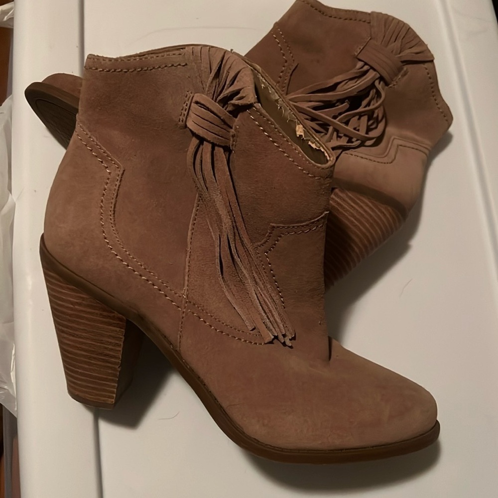 Jessica Simpson boots fringe tan suede size 10